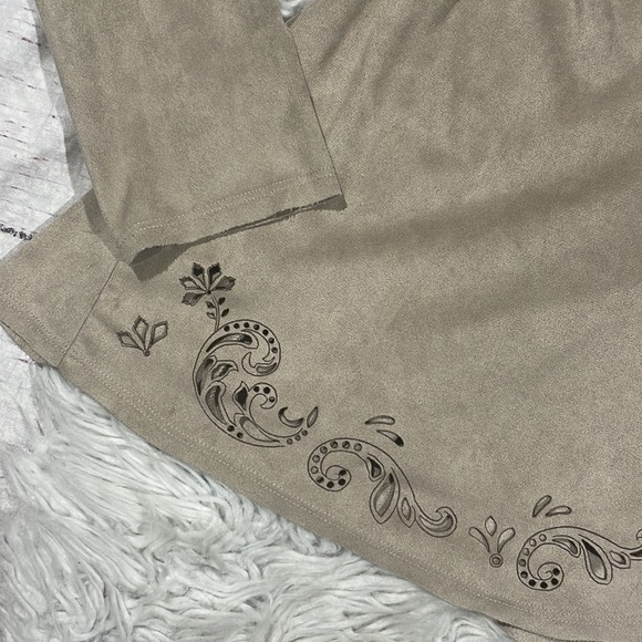 Soft Surroundings Suede Tan Laser Cut Paisley Florentine Ultra Soft Topper - Picture 9 of 13